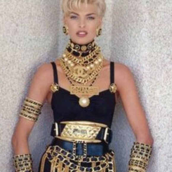 Meet Your Posher, 21st Century Foxy Lady! - Picture 12 of 16